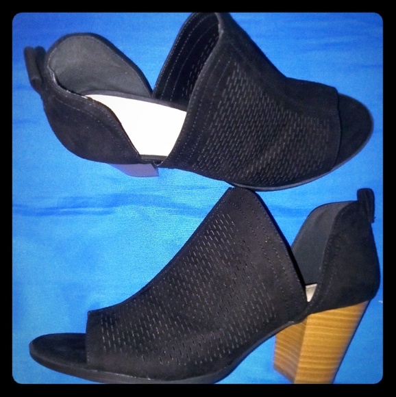 Shoes - Woman's shoes brand new Roebuck &  CO.